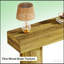 Table d'appoint rustique au design compact, idéale pour un décor de maison de campagne et peu encombrante dans les salons ou les couloirs.
