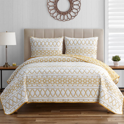  Tribal Soft Matelassé Jacquard Quilt Set