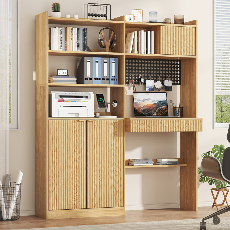 Bureau d'ordinateur de 63 po de hauteur avec huche, bureau d'ordinateur en bois cannelé, comprenant une station de charge, un tiroir et une armoire de rangement, pour le travail et les études à domicile, chêne