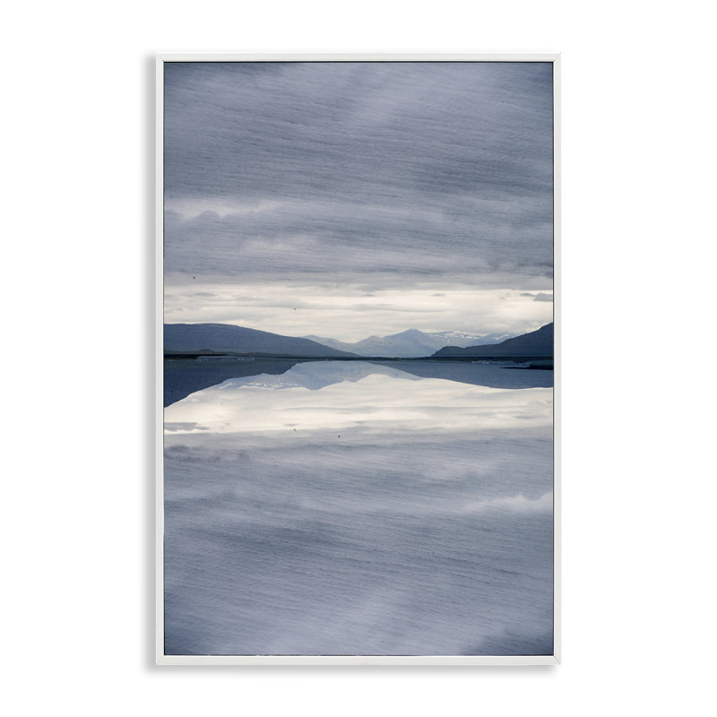 Estampe numérique Serene Horizon Symmetry, design par Robin Vandenabeele, H 18 po x l 12 po