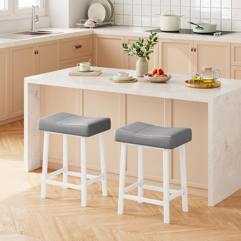 Ensemble de 2 tabourets de bar 24 po à hauteur de comptoir - siège rembourré sans dossier, coussin rembourré en cuir de polyuréthane, assemblage facile, structure blanche et coussin gris, ensemble de 2