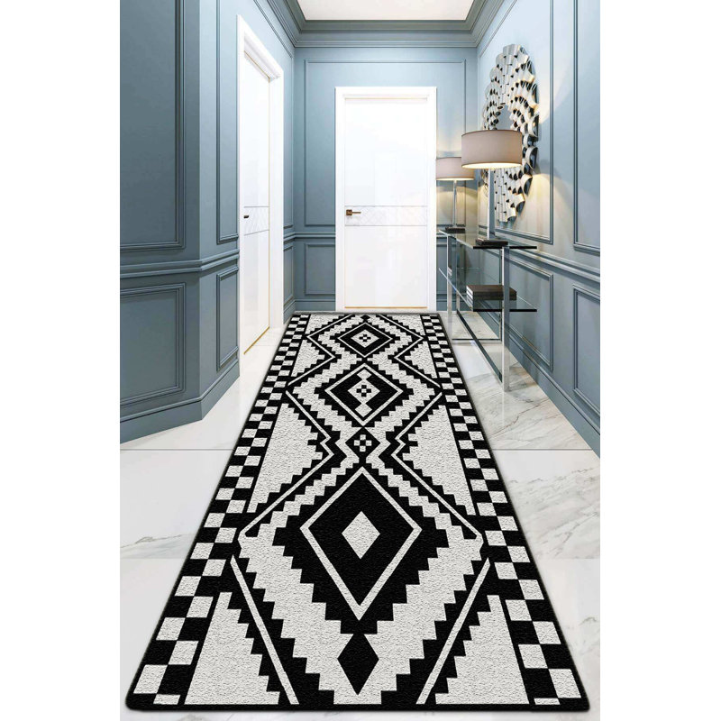 Tapis géométrique tissé à la machine Swaffham, Tapis de couloir 2 pi 7 po x 6 pi 7 po