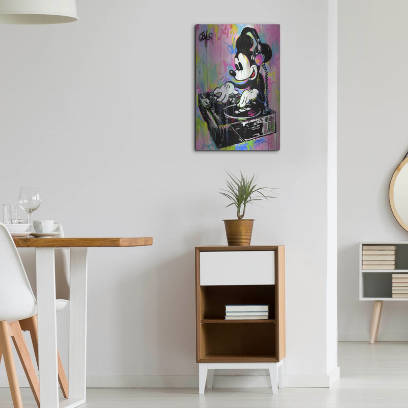 «Trickyhr» par Loui Jover, art mural en métal, H 24 po x l 16 po