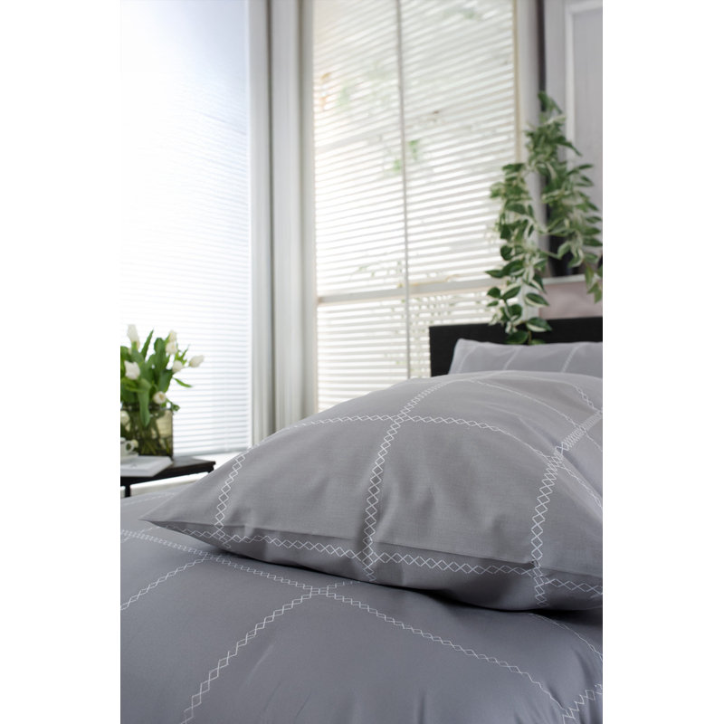 Crossley Heath Duvet Set – 100% Cotton With Piped Cotton Gingham [EU ONLY] Duvet Cover Set with Pillowcases Included