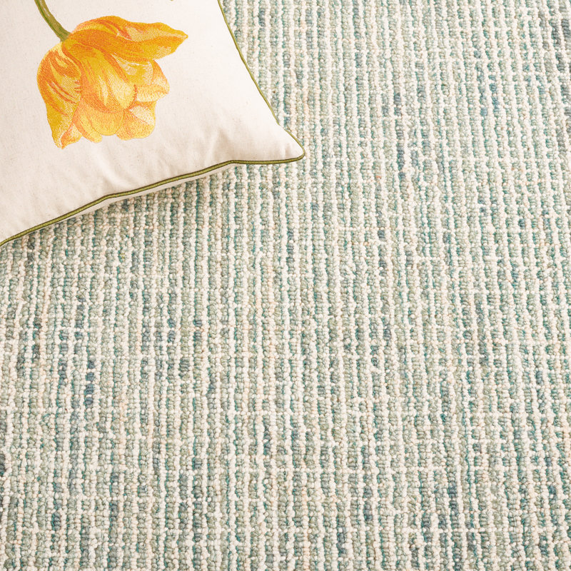 Hand Tufted Wool/Cotton Area Rug in Green/Ivory, Rectangle 6' x 9'