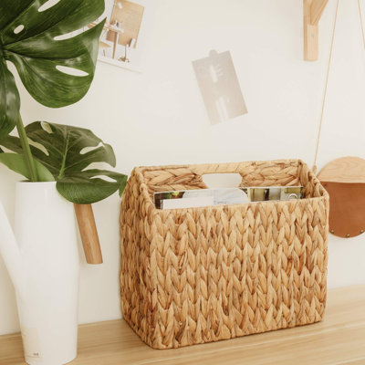 Hand-Woven Divided Magazine Basket, Rattan Magazine Holder, Natural Wicker Magazine Rack For Bathroom, Office, Water Hyacinth, 1 Pack