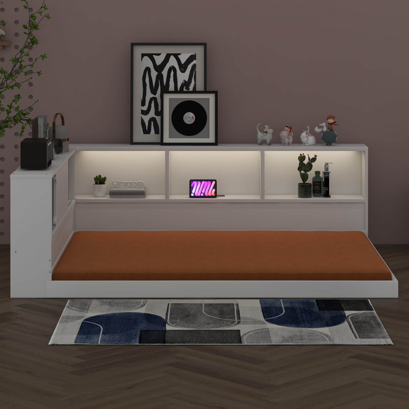 Lit de jour en L pour grand lit en bois avec tablettes de rangement, cadre de lit d'angle peu encombrant avec station de charge et lumières DEL