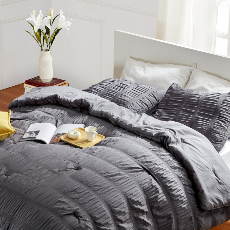 Full Gray Microfiber Seersucker Comforter Set with Shams
