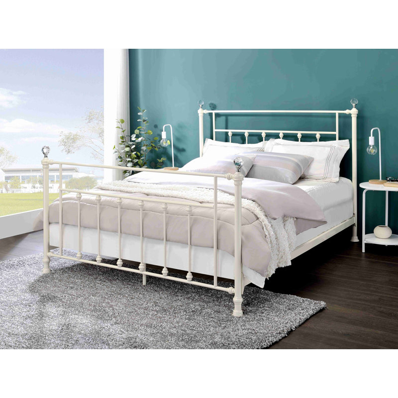 Gulzar Spindle Metal Bed, Full, Gold