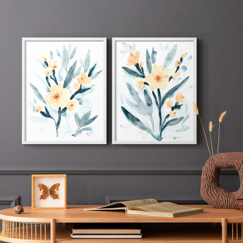 «Indigo & Blush Bouquet I», reproduction encadrée de qualité supérieure - prête à être accrochée - aucun clou requis - aucun clou requis