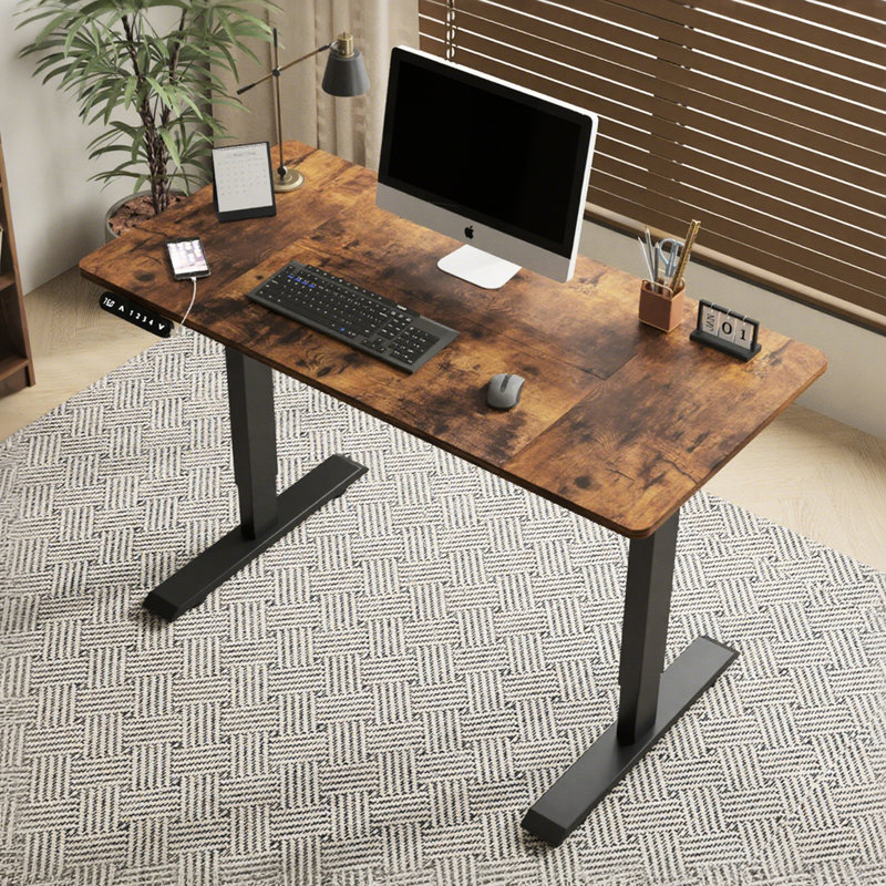 Bureau de 55 po à hauteur réglable brun rustique de 55 po pour le bureau à domicile, la structure, la technologie Collision et le système de port de charge de type c