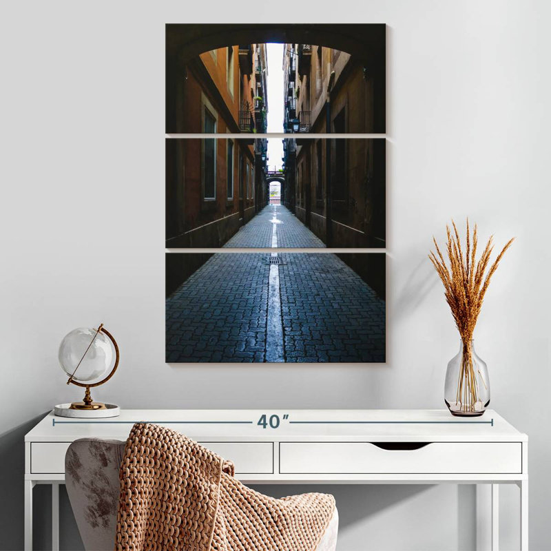 Rue Sirci gothique de Barcelone, H 32 po x l 20 po