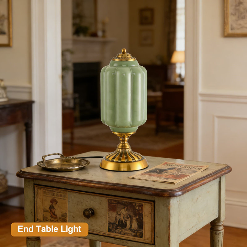 Lampe de table en verre vert rétro avec base en or antique, design Mid-Century Art déco, comprend une ampoule DEL E12 avec température de couleur double, lampe de bureau ou de chevet non à intensité variable pour le salon ou la chambre à coucher