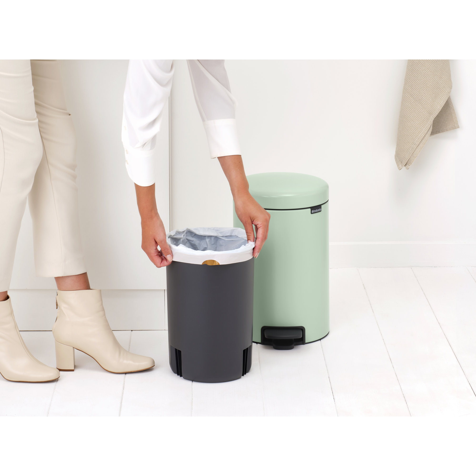 Brabantia Newicon Step On Trash Can, 3.2 Gallon (12 Liter), Jade Green