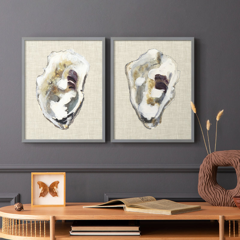 «Oyster Shell Study I», reproduction encadrée de qualité supérieure - prête à être accrochée - aucun clou requis - aucun clou requis