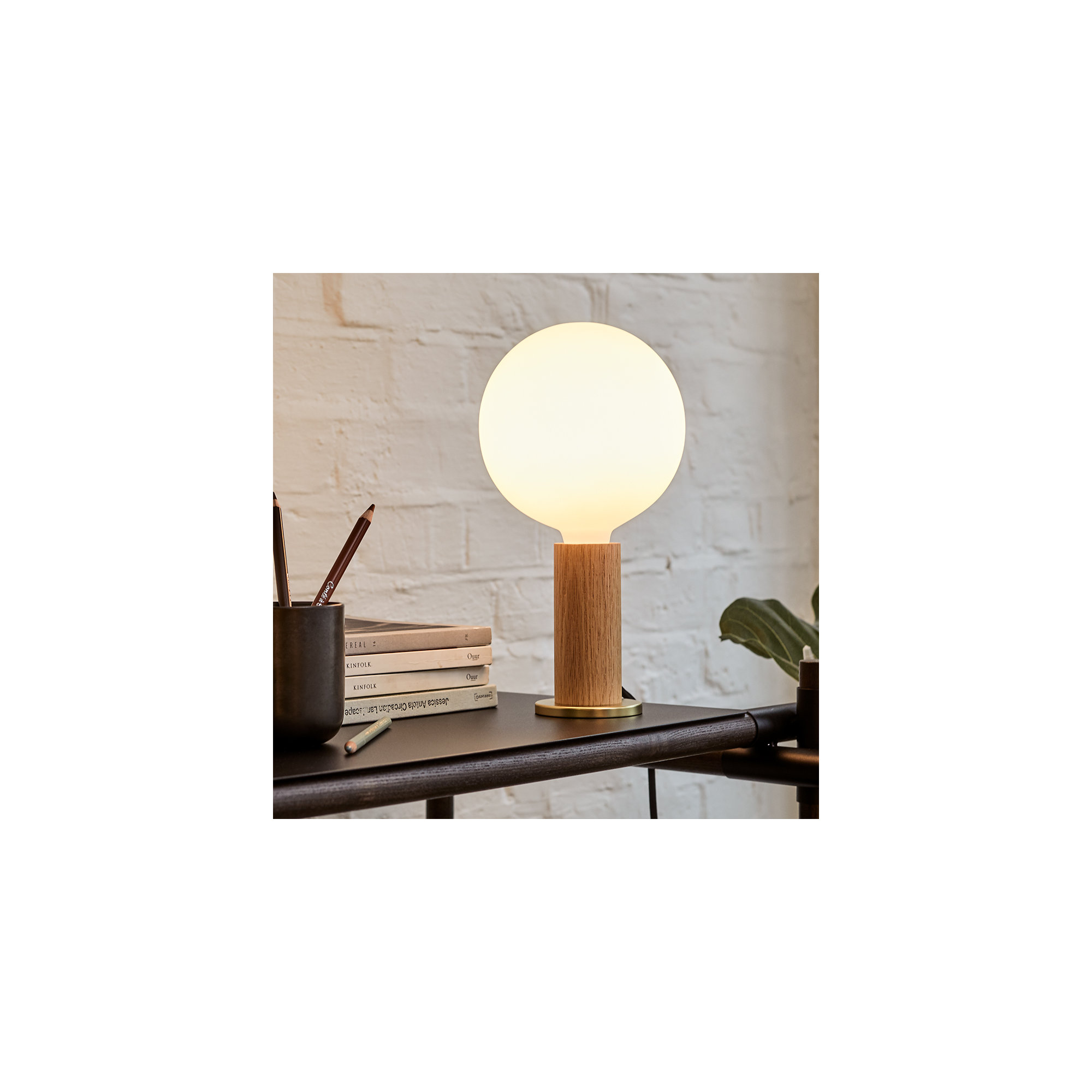 Knuckle Globe Lamp, Oak