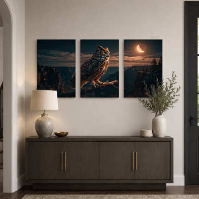 «Great Horned Owl» perché sur une branche au-dessus d'un canyon, ensemble de 3 toiles