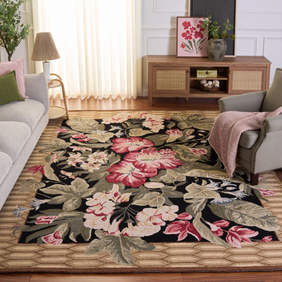 Hogle Hand Hooked Wool Floral Rug