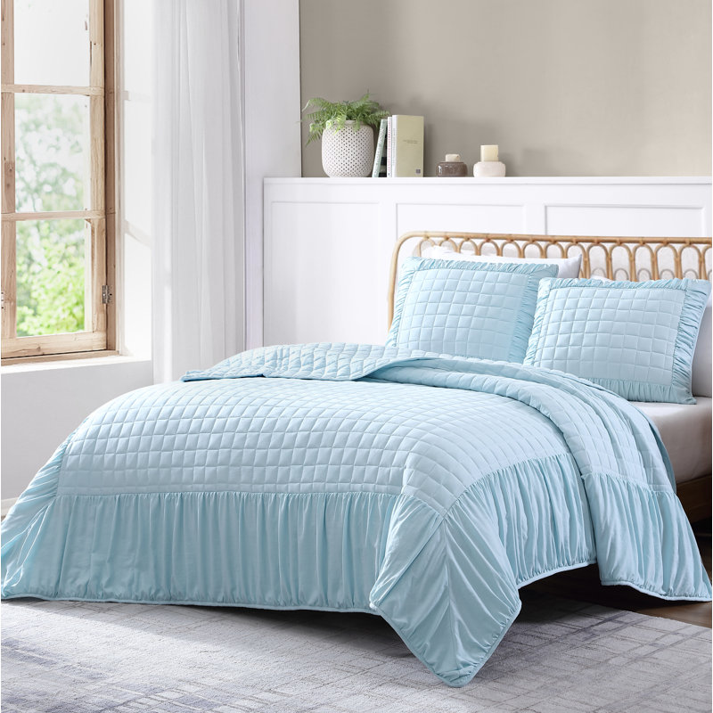 Cedra Quilt Collection Traditional Polyester Quilt, Light Blue, Queen Quilt + 2 Shams