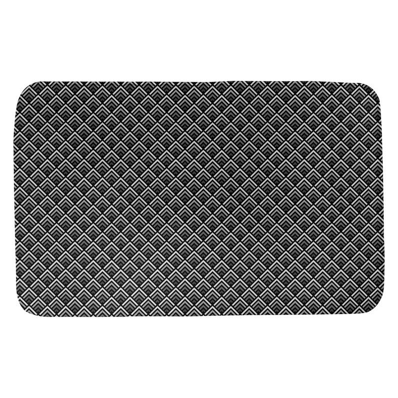 Tapis de salle de bain géométrique à dégradé inverse Avicia, l 17 po x L 24 po, Gris