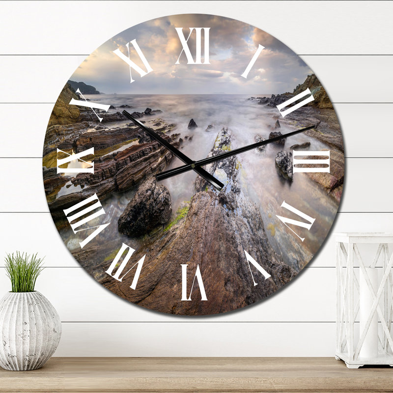 Horloge murale côtière et côtière inhabituelle en Corse, Petit