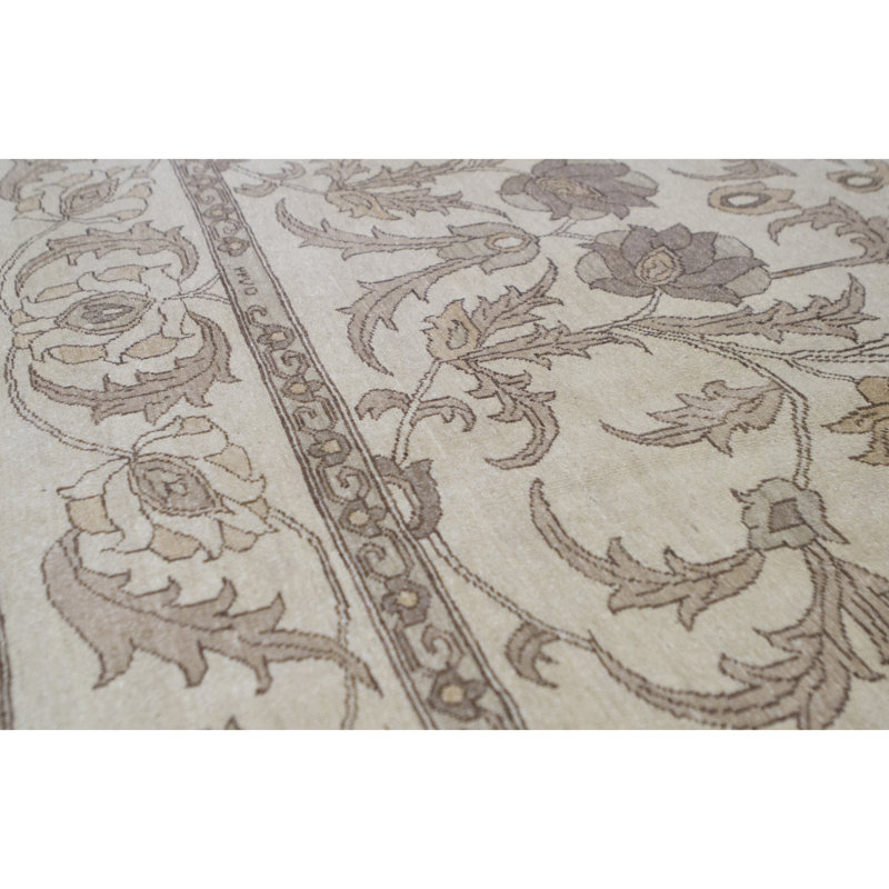 Hand-Knotted High-Quality Beige Area Rug