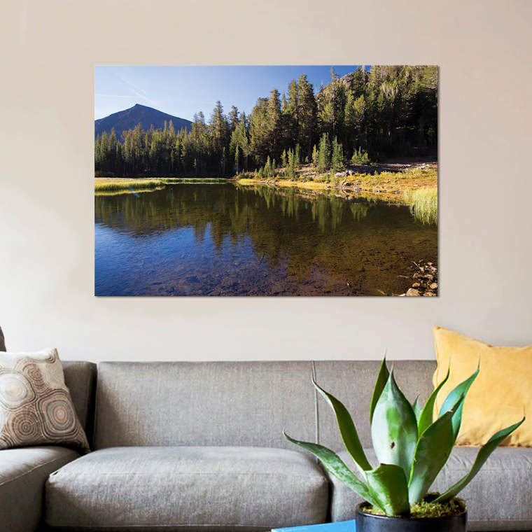 «Lake with Mountain Range», reproduction de photo sur toile, H 26 po x l 40 po x P 1,5 po, Toile tendue, Pas de tapis