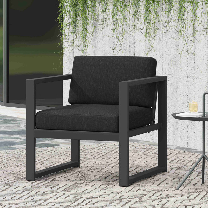 CHAISE CLUB