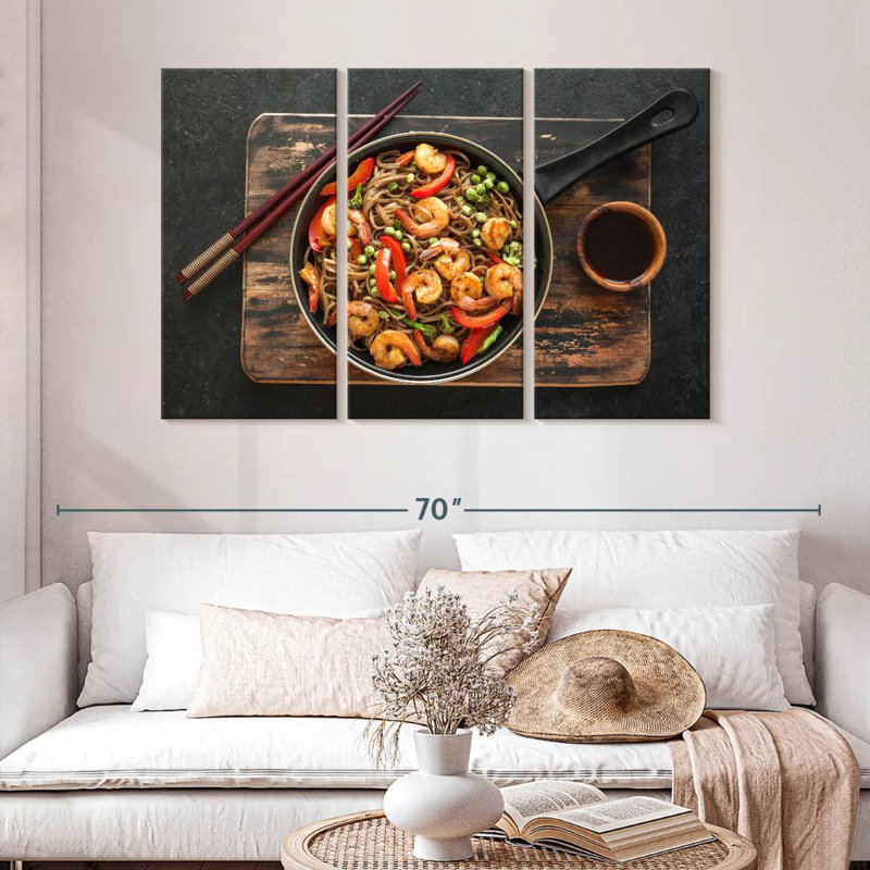 Sauté de crevettes et de nouilles Soba, H 32 po x l 50 po
