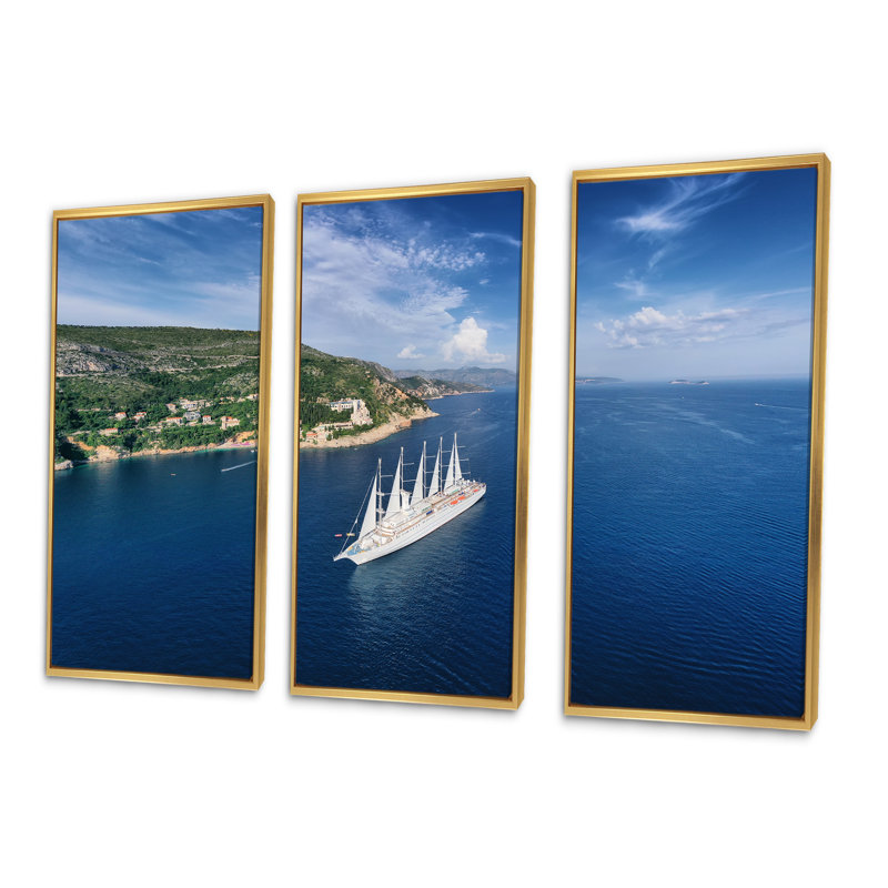 Bateau de croisière avec voiles en croatie - ensemble d'art mural bateau, Cadre flottant doré, H 28 po x l 36 po x P 1 po
