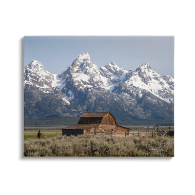 Cabine et sommets enneigés sur toile par David Drost
