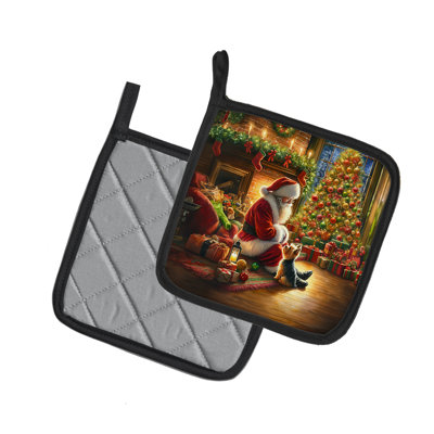 Caroline's Treasures Moments With Santa Polyester Potholder Set