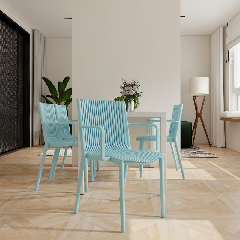 Table moderne blanche Arona de 55 pouces et fauteuils en polypropylène empilables 4 pièces pour l'intérieur et l'extérieur, pieds en métal thermolaqués résistants aux intempéries, conception de chaise ergonomique, plateau de table de haute qualité, structure,