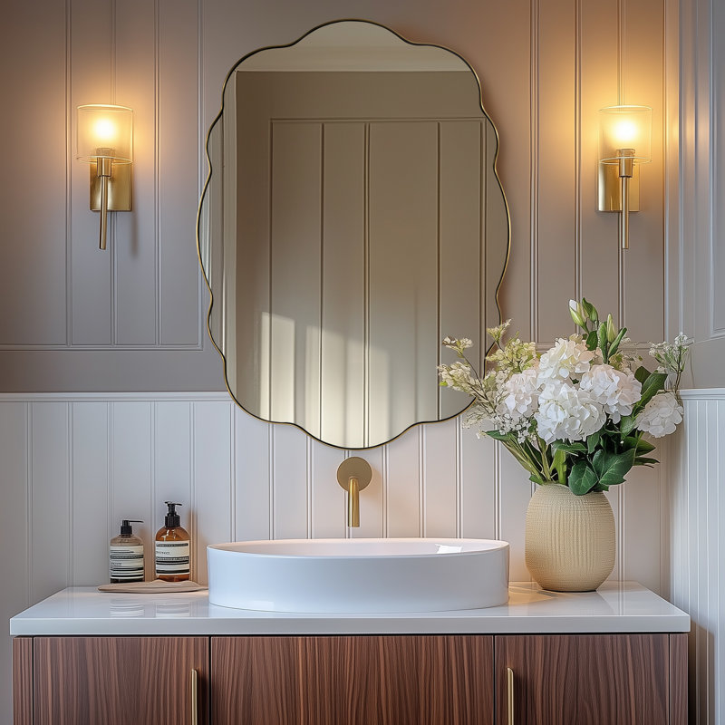 Miroir de salle de bain contemporain ondulé ovale festonné | Cadre en acier inoxydable, Or brossé, 30 po x 22 po