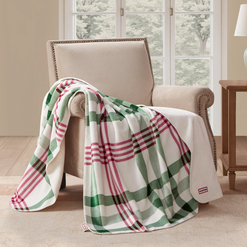 Hunter Reversible Plaid Plush Throw Blankets, Noellia