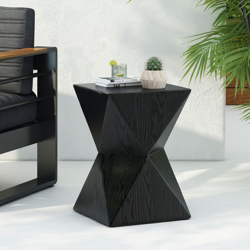 Table d'appoint en béton noir Prismatic Symmetry