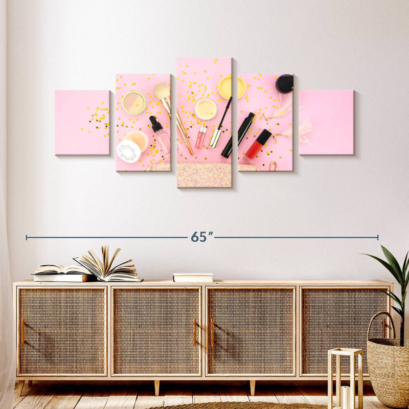 Makeup Kit, 24" H x 55" W