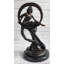 Sculpture Waights, fille assise sur la lune