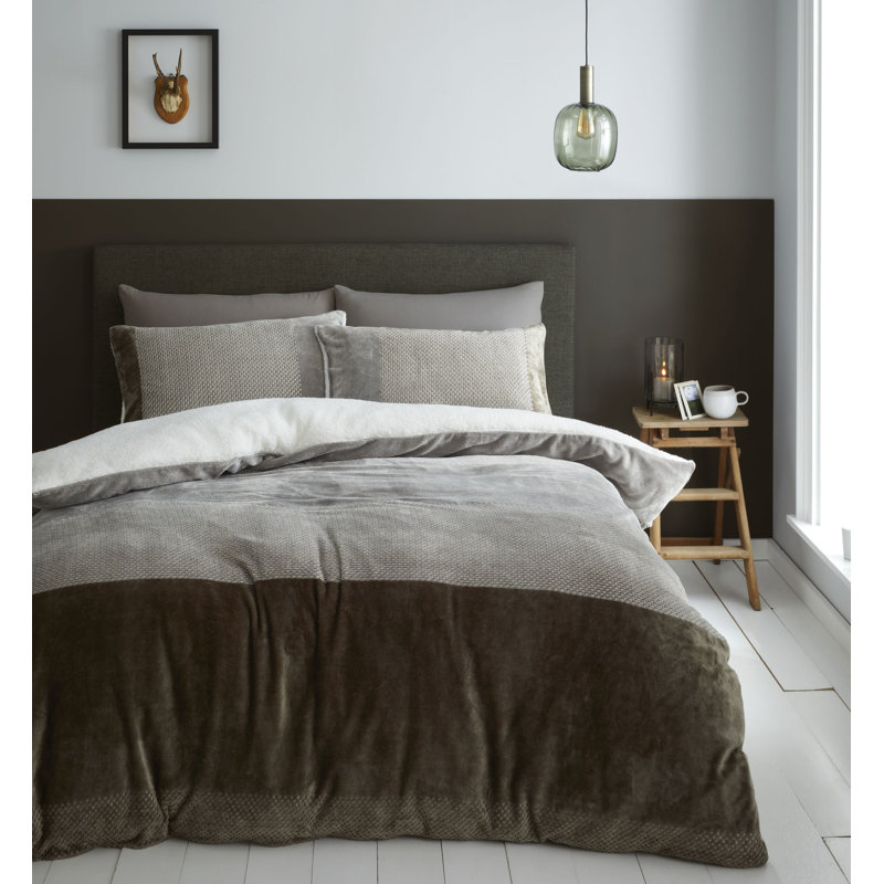 So Soft Banded Velvet Sherpa, 220 x 260cm Duvet Cover + 2 Standard Pillowcases