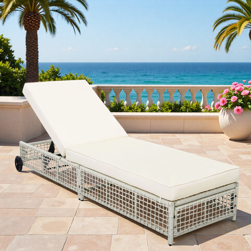Chaise longue d'extérieur avec dossier à 5 positions, structure en rotin renforcé, repose-pieds réglables et roues mobiles
