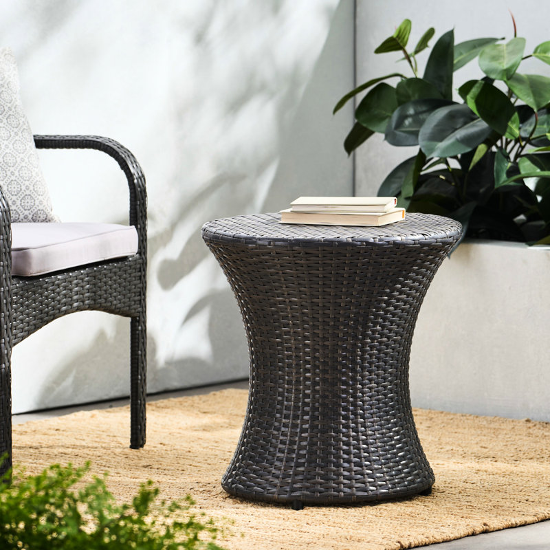 Élégante table grise - et aluminium, P 19,69 po côté extérieur, H, Gris