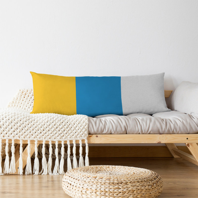 Oreiller de corps en polyester / polyester Arizona Football Stripes, Jaune / Bleu ciel, Adella Football