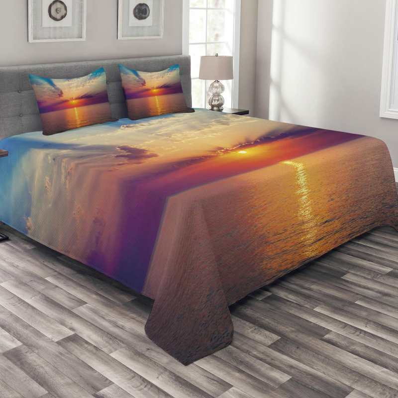 Ocean Coastal Coverlet, Queen Coverlet + 2 Shams