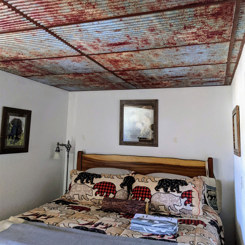 Carreau de plafond texturé en PVC ondulé L 24 po x l 24 po, Toit en vieux fer-blanc