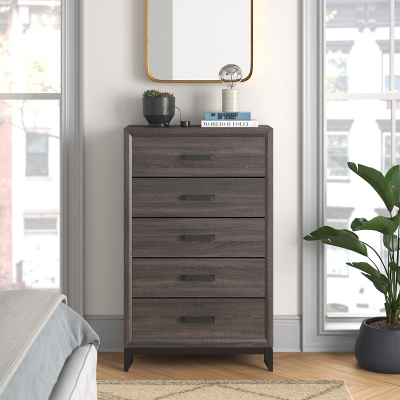 Commode 5 tiroirs Jerold, Gris clair
