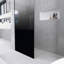 34 po L 72 po H Porte de douche fixe avec verre trempé noir de 1/4 po d'épaisseur noir mat | Barre de support en aluminium. | Poignée en acier inoxydable