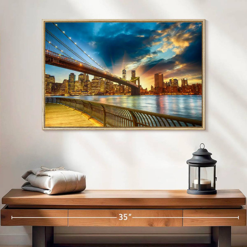 Spectaculaire coucher de soleil à Manhattan, 25 po x 17 po, Cadre flottant en bois naturel