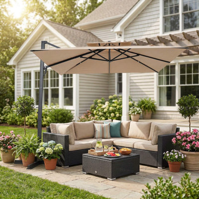 Parasol de patio en porte-à-faux de 10 pi avec une rotation de 360 degrés et 8 nervures robustes pour une utilisation dans la cour arrière au bord de la piscine
