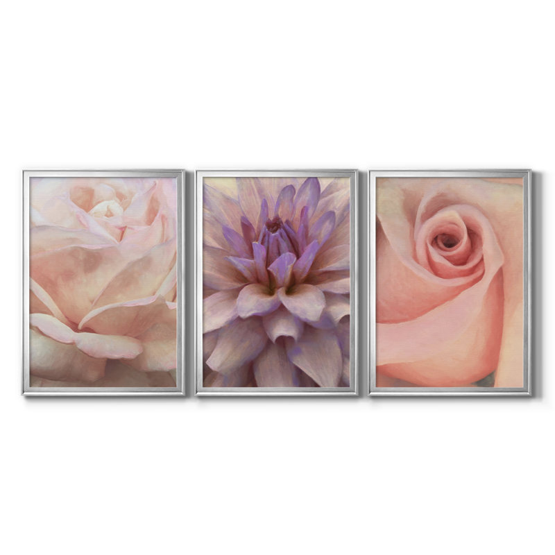Doux pétales de fleurs I - Toile tendue avec châssis sur mesure - 3 pièces
