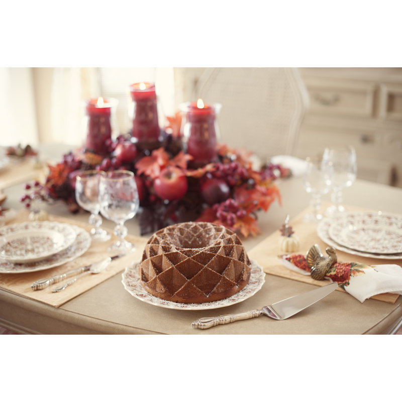 Nordic Ware Non-Stick Round Jubilee Bundt Cake Pan